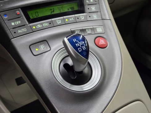 Used 2015 Toyota Prius Two image 20