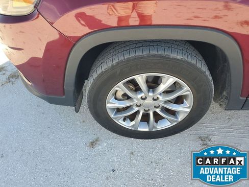 Used 2021 Jeep Cherokee Latitude Lux w/ Sun & Sound Group image 19