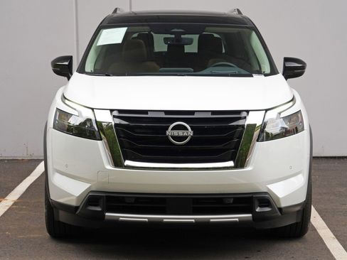 Used 2025 Nissan Pathfinder Platinum FWD image 48