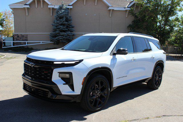 Used 2026 Chevrolet Traverse RS AWD/4WD image 1
