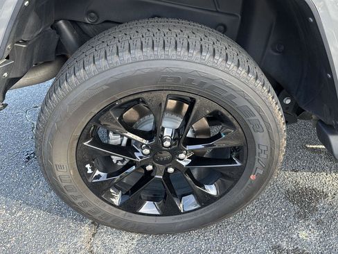 Used 2023 Jeep Wrangler Unlimited Sahara image 36