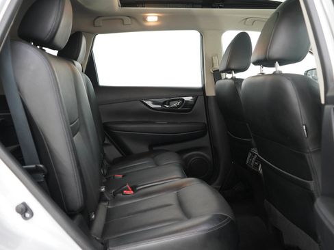 Used 2017 Nissan Rogue SL w/ SL Premium Package AWD/4WD image 12