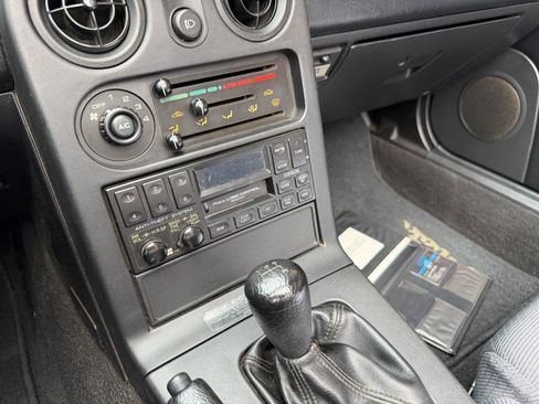 Used 1991 MAZDA MX-5 Miata RWD image 36