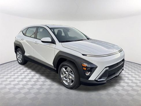 New 2026 Hyundai Kona SE image 3