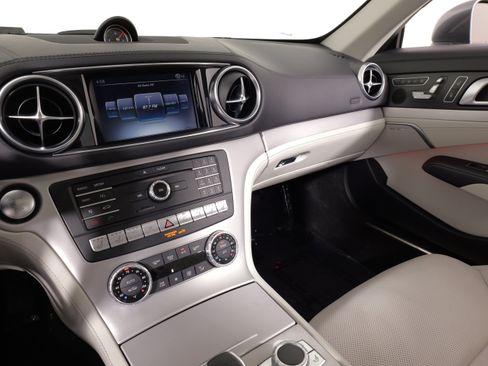 Used 2017 Mercedes-Benz SL 450 image 39