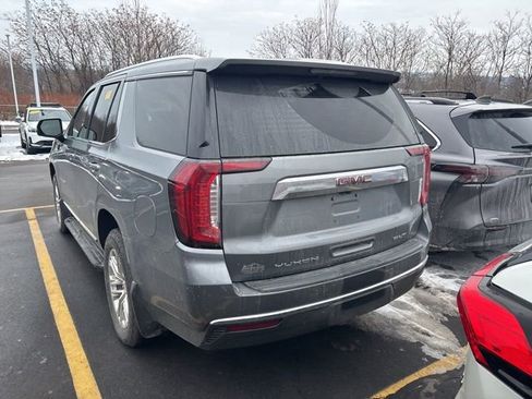 Used 2022 GMC Yukon SLT w/ SLT Premium Package image 4