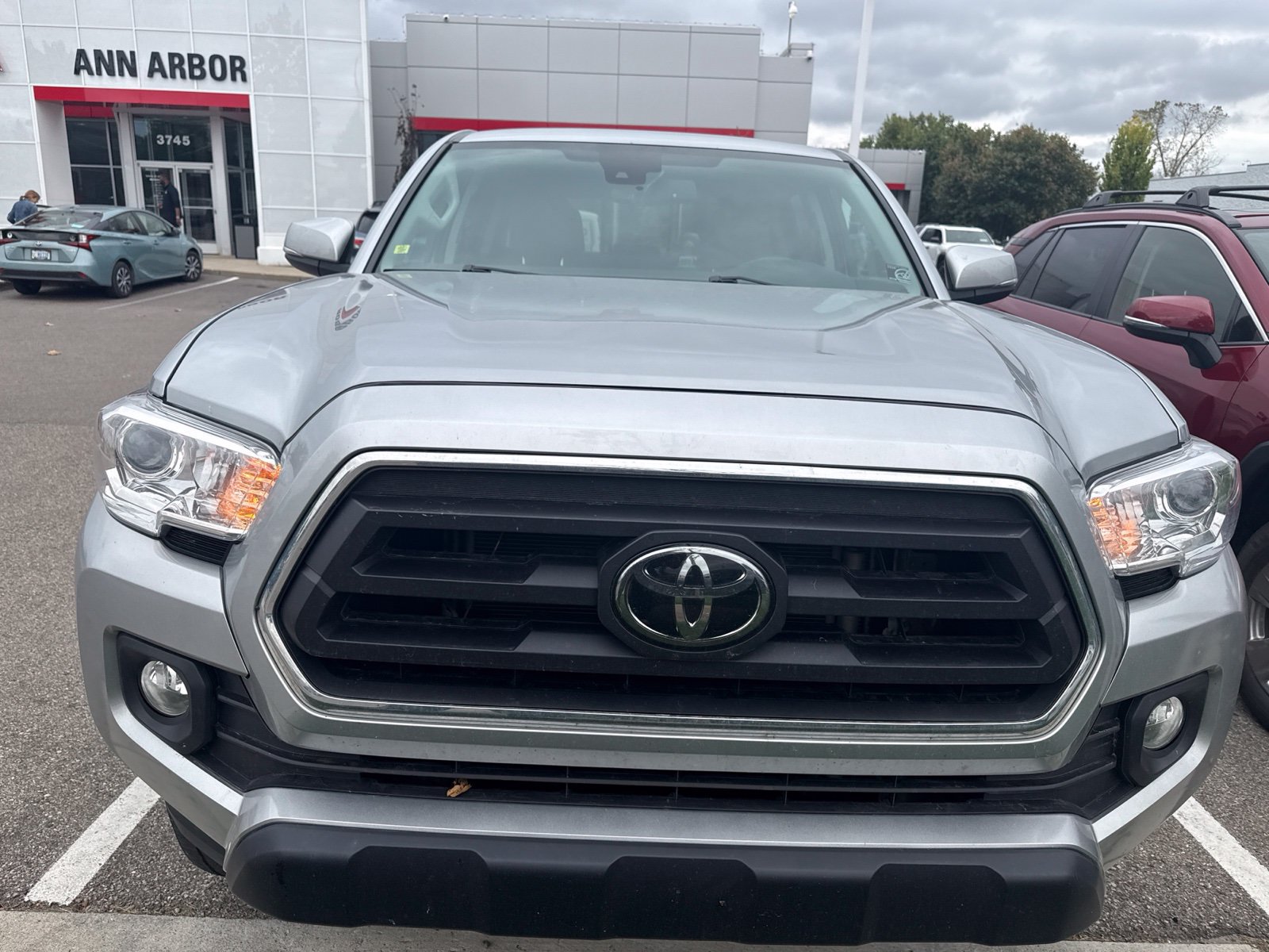 Used 2023 Toyota Tacoma SR5 w/ Technology Package AWD/4WD image 2