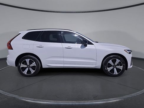 Certified 2023 Volvo XC60 T8 Plus AWD/4WD image 14