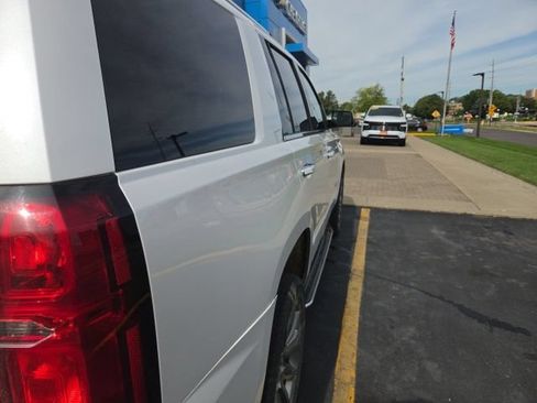 Used 2017 Chevrolet Tahoe Premier AWD/4WD image 4