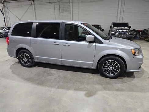Used 2018 Dodge Grand Caravan GT FWD image 16