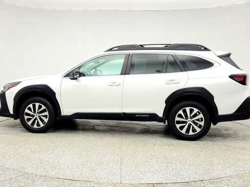 Used 2024 Subaru Outback Premium image 8