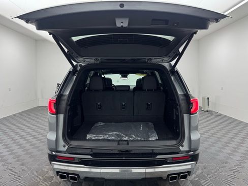 Used 2025 GMC Acadia Denali w/ Super Cruise Package FWD image 12