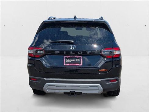 New 2025 Honda Pilot TrailSport image 7