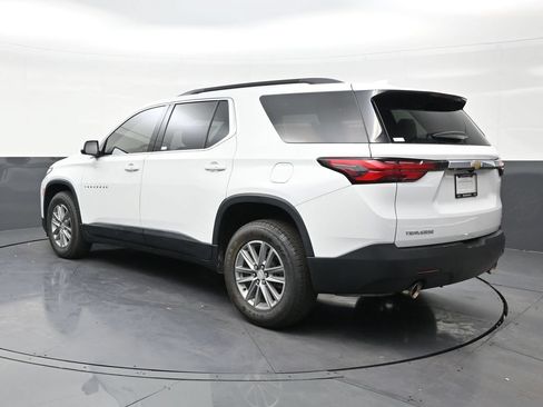Used 2024 Chevrolet Traverse LT FWD image 3