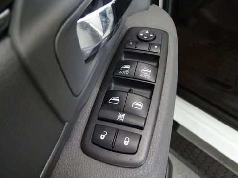 Used 2019 RAM 1500 Warlock w/ Electronics Group AWD/4WD image 8