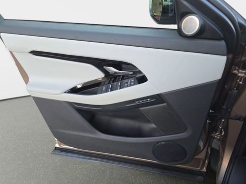 Used 2024 Land Rover Range Rover Evoque Dynamic SE image 26