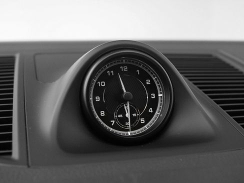 Used 2025 Porsche Macan image 35