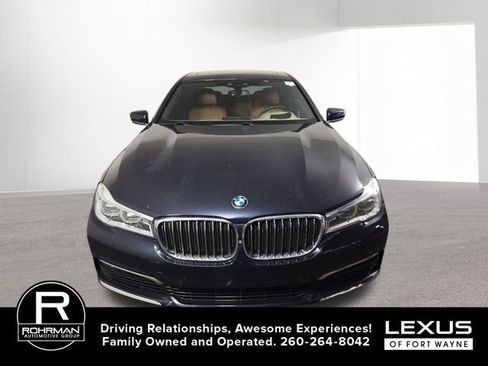 Used 2017 BMW 750i xDrive AWD/4WD image 3