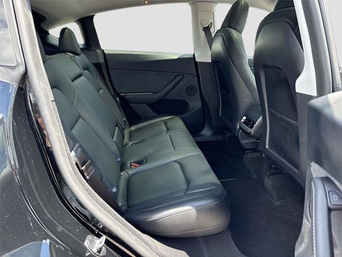 Used 2025 Tesla Model Y Long Range RWD image 27