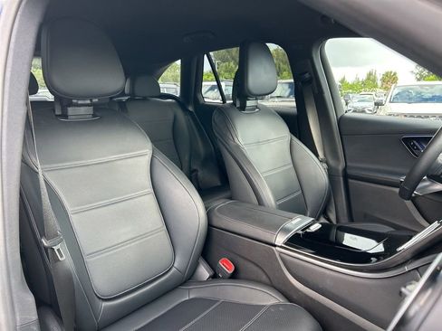 Used 2024 Mercedes-Benz GLC 300 4MATIC image 38