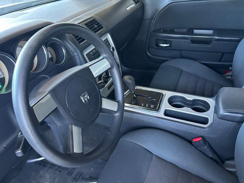 Used 2010 Dodge Challenger SE RWD image 10