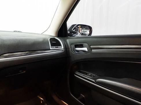 Used 2021 Chrysler 300 Touring L RWD image 10