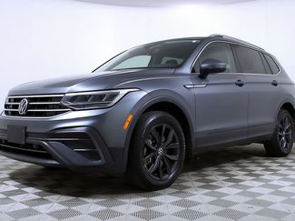 Used 2024 Volkswagen Tiguan SE w/ MDO Package, Three-Row video 3
