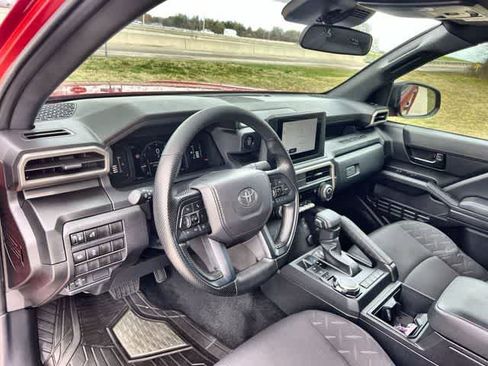 Used 2025 Toyota Tacoma SR image 15