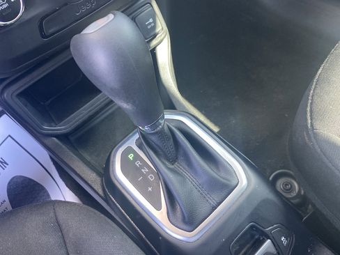 Used 2019 Jeep Renegade Sport FWD image 15