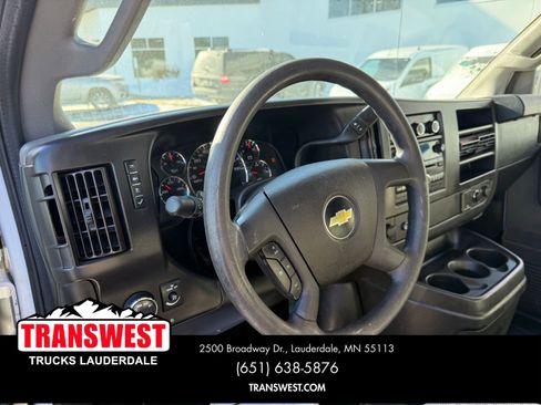 Used 2017 Chevrolet Express 3500 image 9