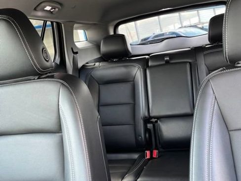 Used 2023 GMC Terrain SLT AWD/4WD image 16