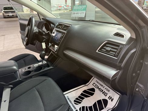 Used 2019 Subaru Outback 2.5i Premium w/ Popular Package #2 AWD/4WD image 21