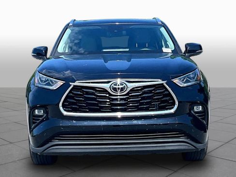 Used 2022 Toyota Highlander Limited AWD/4WD image 4