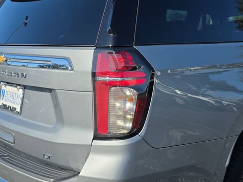 Used 2023 Chevrolet Suburban LT image 7