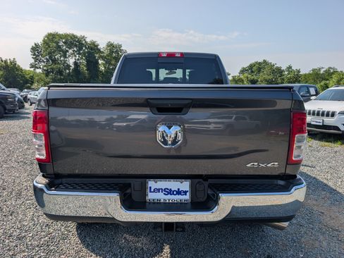 Used 2024 RAM 2500 Tradesman w/ Chrome Appearance Group AWD/4WD image 4