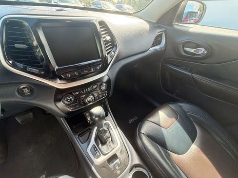 Used 2015 Jeep Cherokee Limited w/ Technology Group image 19
