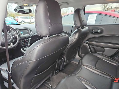 Used 2019 Jeep Compass Latitude w/ Popular Equipment Group image 18