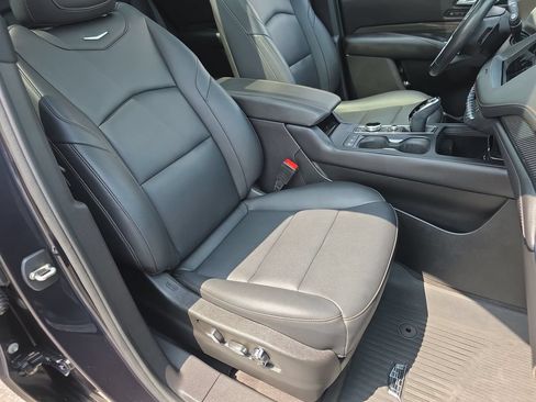 Used 2023 Cadillac XT4 Sport w/ Cold Weather Package AWD/4WD image 35