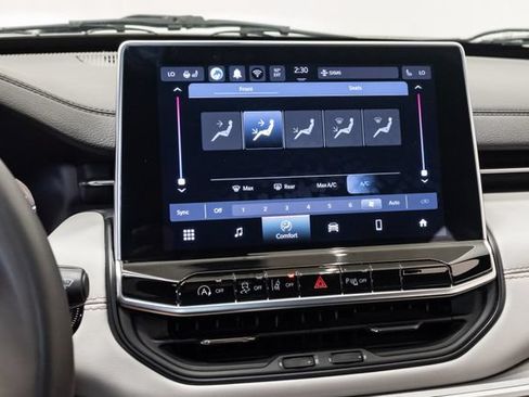 Certified 2025 Jeep Compass Limited AWD/4WD image 17