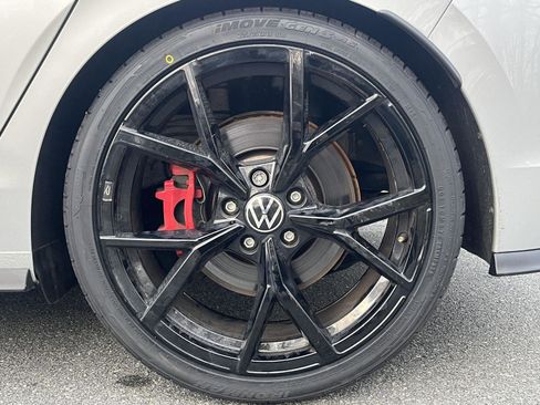Used 2024 Volkswagen GTI SE image 32