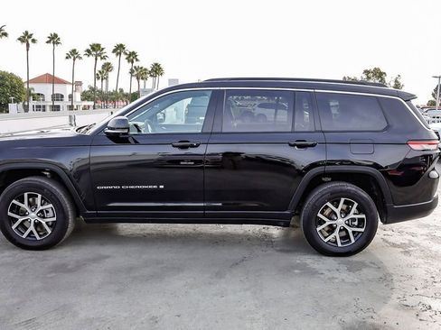 Certified 2024 Jeep Grand Cherokee L Limited w/ Luxury Tech Group II image 14