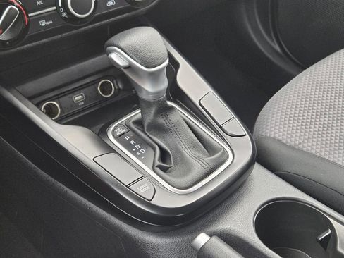Certified 2025 Kia Soul LX w/ LX Technology Package FWD image 9