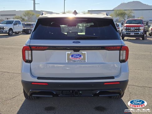 New 2026 Ford Explorer ST-Line w/ ST-Line Street Pack image 4