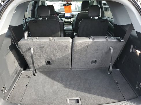 Used 2023 Ford Explorer XLT w/ Equipment Group 202A image 35