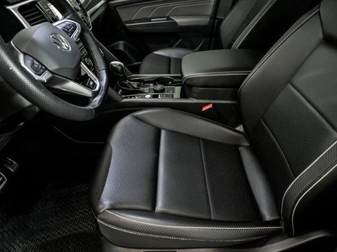 Certified 2023 Volkswagen Atlas Cross Sport SEL R-Line image 11