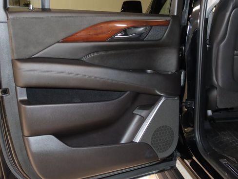 Used 2020 Cadillac Escalade ESV Premium Luxury image 52