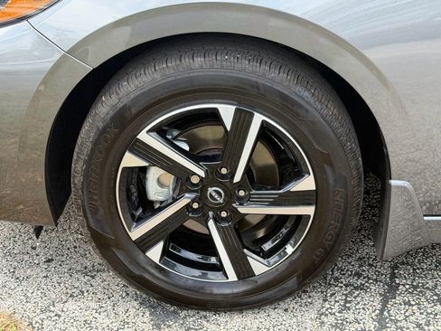 Used 2025 Nissan Sentra SV w/ Trunk Package FWD image 19