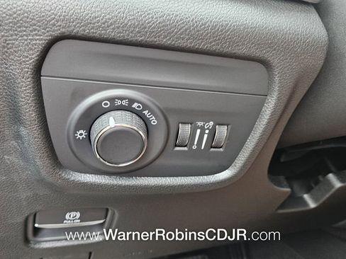 New 2025 Jeep Grand Cherokee L Altitude image 24