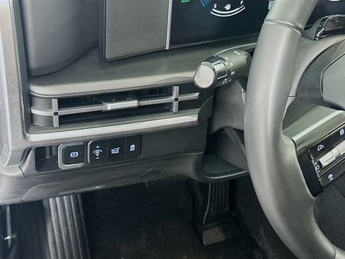 Used 2025 Hyundai Santa Fe SEL image 17