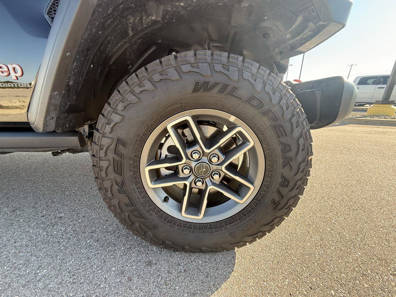 Used 2026 Jeep Gladiator Mojave AWD/4WD image 15